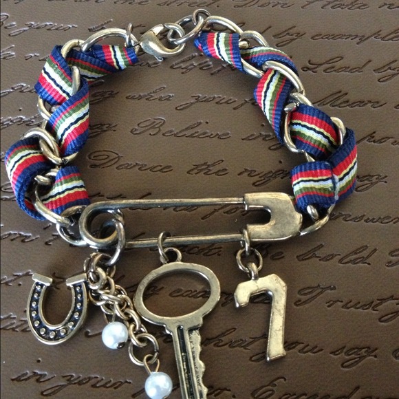 🌟Lucky Charms Bracelet - Picture 2 of 4