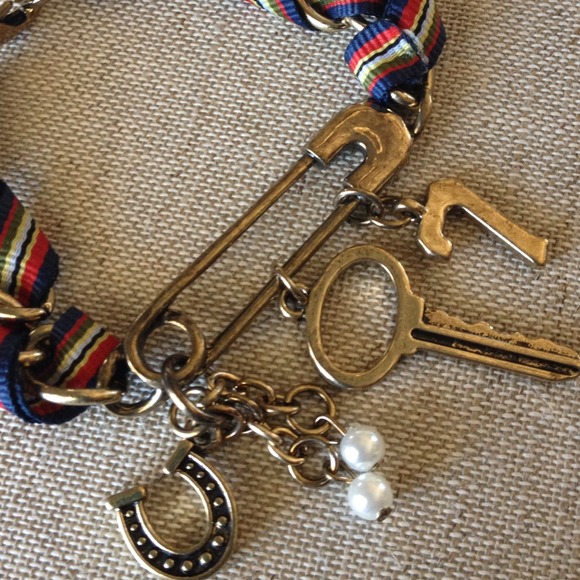 🌟Lucky Charms Bracelet - Picture 3 of 4