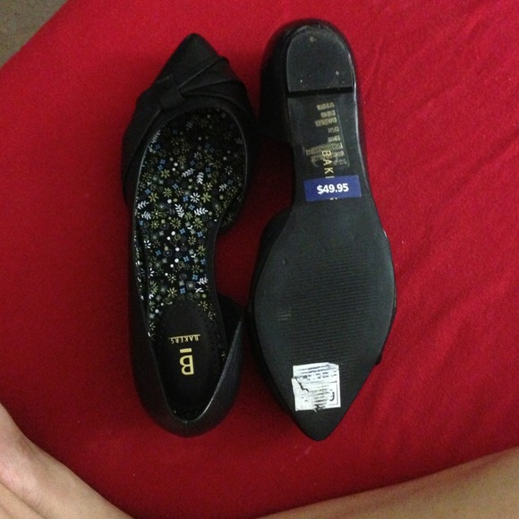 Beautiful flat black shoes - Picture 2 of 4