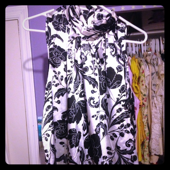 Silky halter top with beautiful pattern