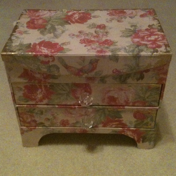 Jewelry Box - Picture 2 of 4