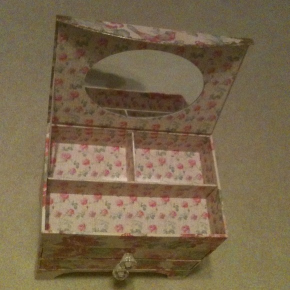 Jewelry Box - Picture 3 of 4