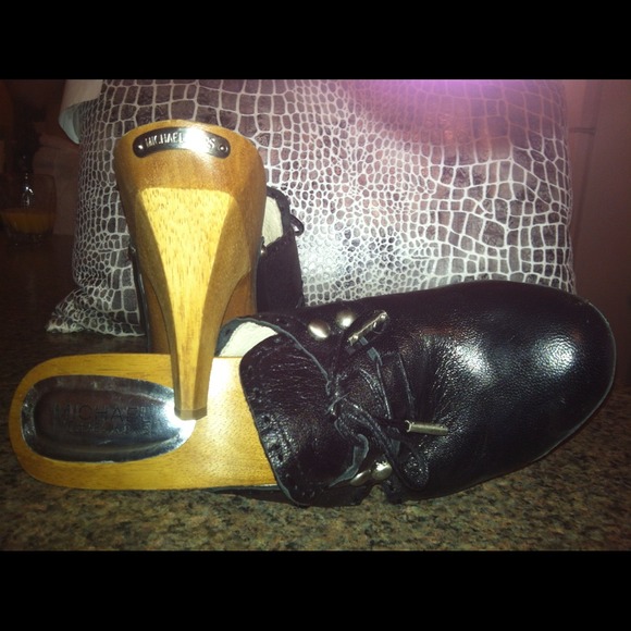 Michael Kors Sycamore clogs size 10 M. - Picture 2 of 4