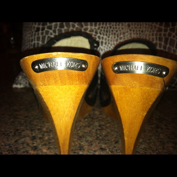 Michael Kors Sycamore clogs size 10 M. - Picture 3 of 4
