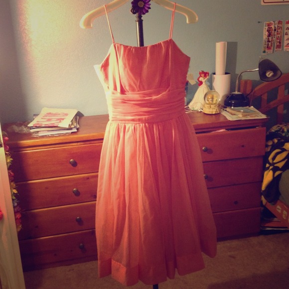 Super cute pink party dress.