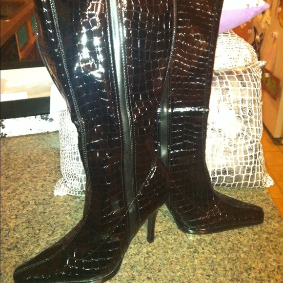 Chinese Laundry Black Crocodile Knee Boots SZ 10