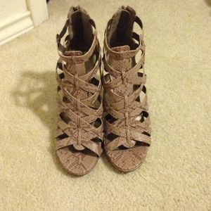 💕💕Reserved brittd21💕💕 snake skin high heels!