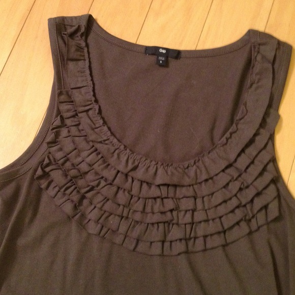 GAP Brand New Ruffled Tank - Picture 3 of 4