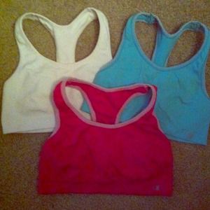 Sports bra lot
