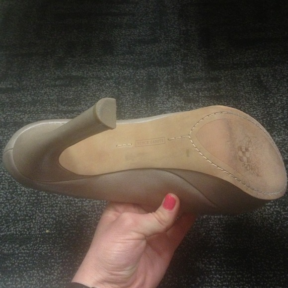 ✂️💣♥Vince Camuto BARELY worn heels♥✂️💣 - Picture 4 of 4