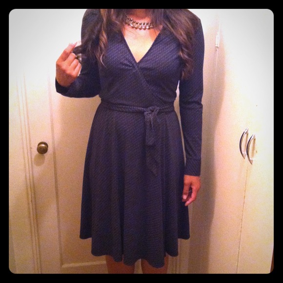 Express wrap dress 🌟ON RESERVE🌟