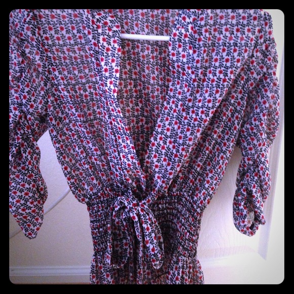 Bundle💗💗flower blouse, white tank, GAP jeans!