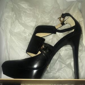 MICHEAEL MICHAEL KORS TONI PLATFORM