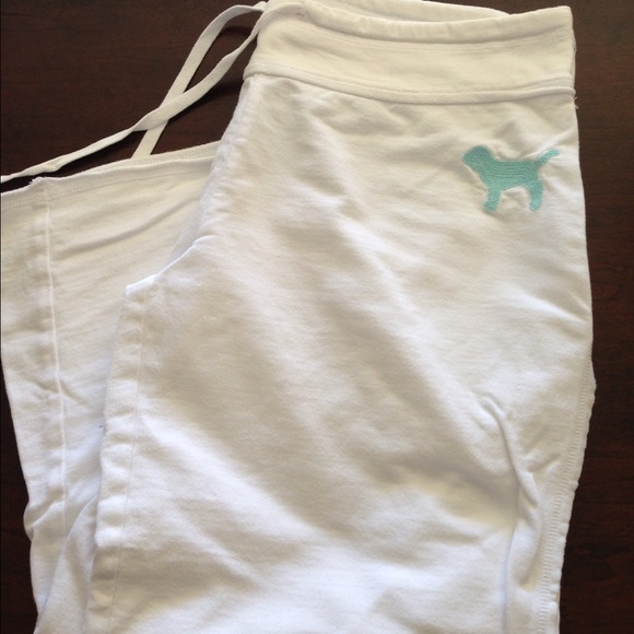 White cotton Victoria's Secret PINK cropped pants!