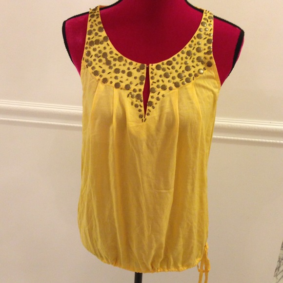 🔺Yellow Top🔺 - Picture 2 of 4