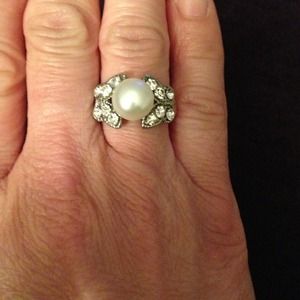 Very Beautiful Pearl and CZ Fashion Ring