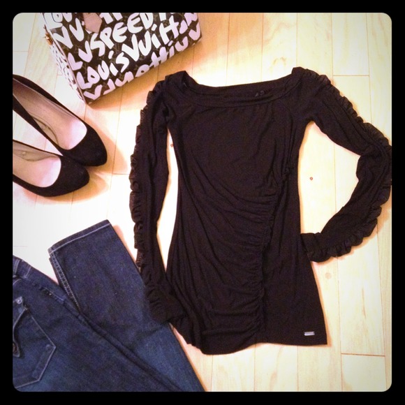 Guess Ruched Sleeved Top BRAND NEW - Picture 1 of 4