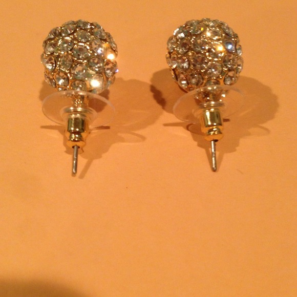 💥💥SOLD💥💥Lovely gold rhinestone earrings - Picture 3 of 3