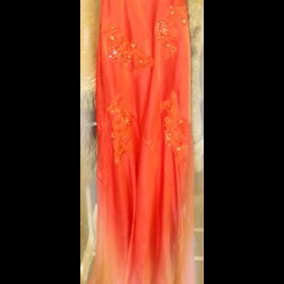 Gorgeous Sleek Crisp Orange Gown - Picture 2 of 4