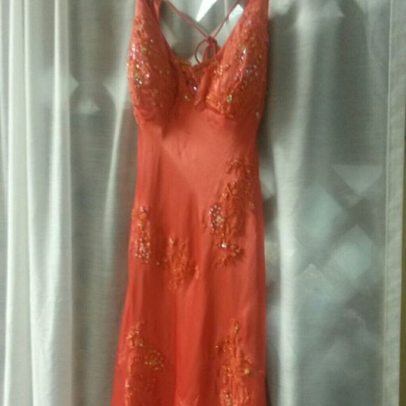 Gorgeous Sleek Crisp Orange Gown - Picture 3 of 4