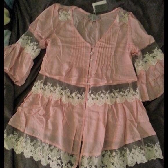 🎉HOST PICK🎉 PINK WHITE LACEY - Picture 4 of 4