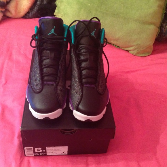 Jordan 13 black/atmc teal-ultraviolet  RESERVED