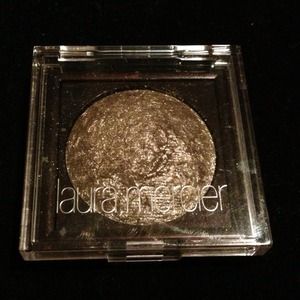 Laura Mercier baked eye color.