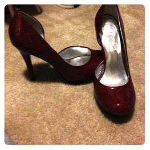 Authentic Jessica Simpson red heals.