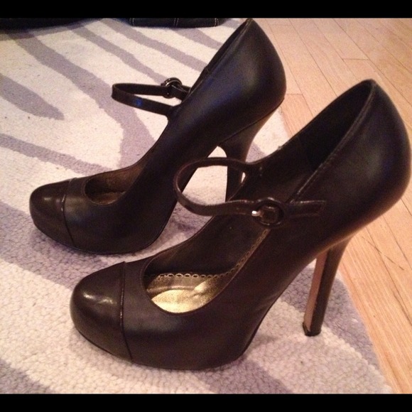 Bundle for @kaya23-Bebe Mary Janes& Express Clutch