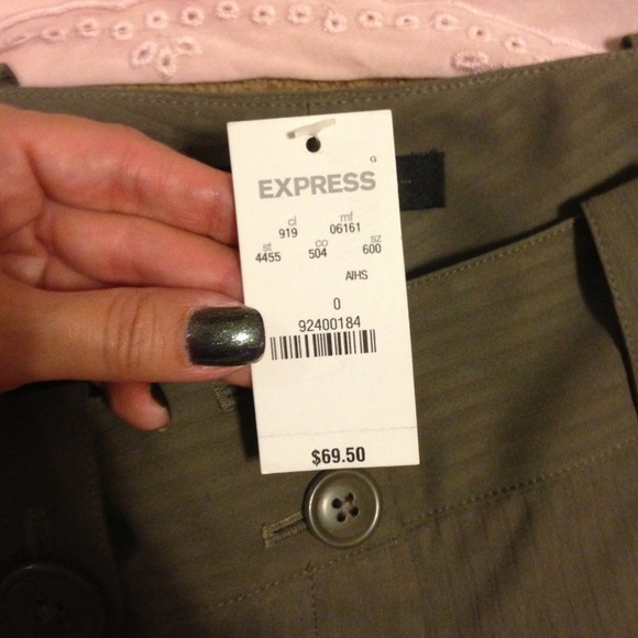 NWT Express Design Studio Editor Cropped Slacks. - Picture 4 of 4