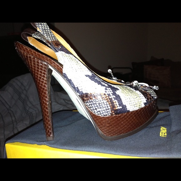 Heels - Picture 2 of 3