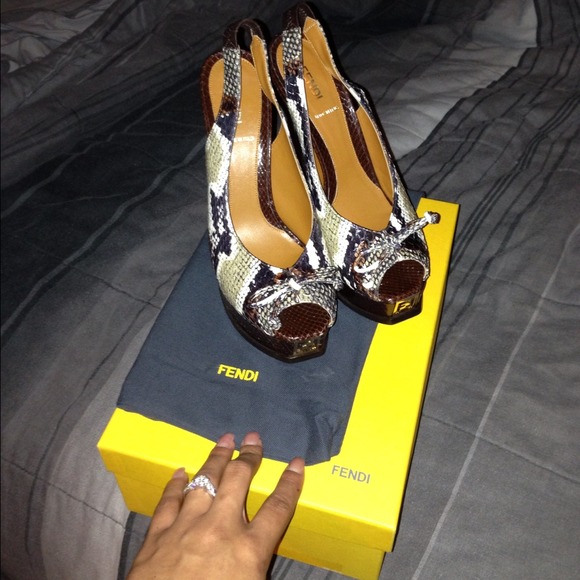 Heels - Picture 3 of 3