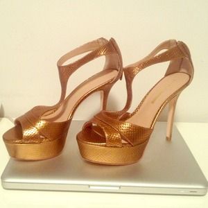 Pour La Victoire T-strap heels