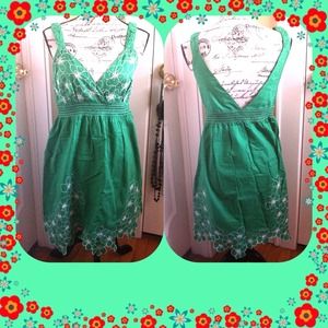 🔴SALE🔴👒Elsye Green Empire Waist Dress🌸💐