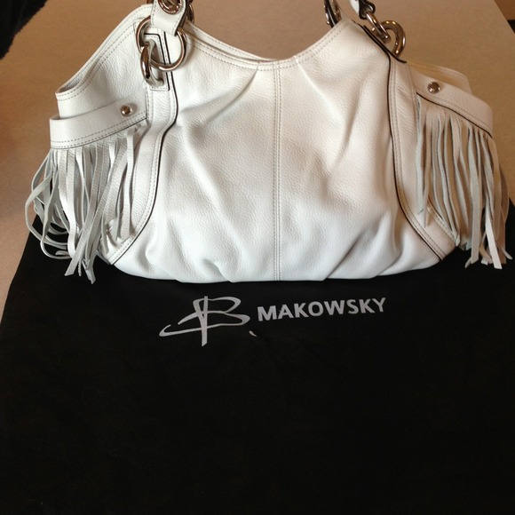 🔸FLASH SALE🔸White B. Makowsky Fringed Purse