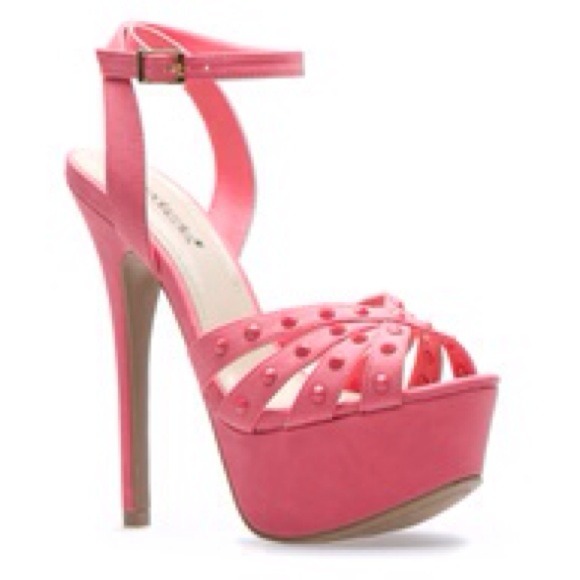 shoedazzle  Shoes - Shoedazzle Pumps