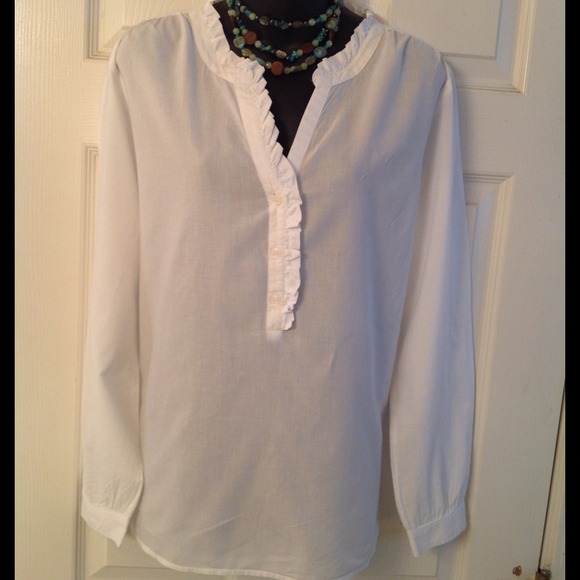 🔴🔴SOLD🔴🔴Loft White Top - Picture 3 of 3