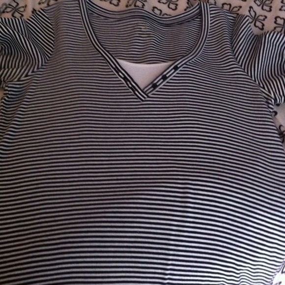 Black and white stripe tee