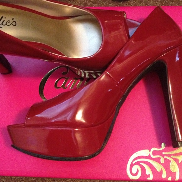 📍SOLD IN BUNDLE📍sexy  blood red heels platform