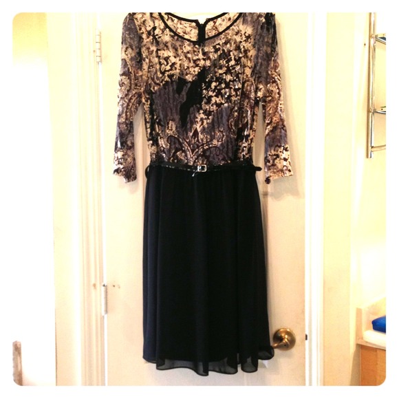 Dresses & Skirts - ✂Price reduced✂💫Gorgeous Lace and Chiffon dress