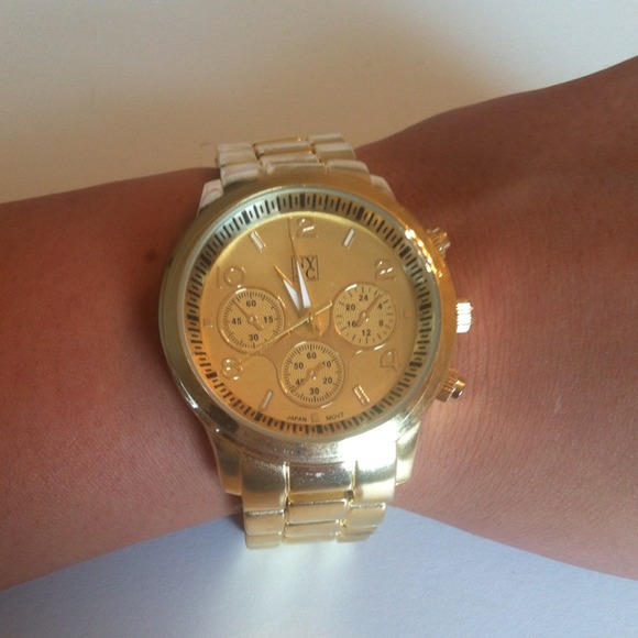 Gold watch new condition