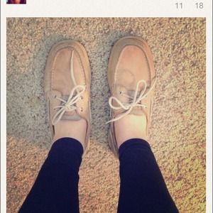 ❌Under Armour shorts and Sperry's