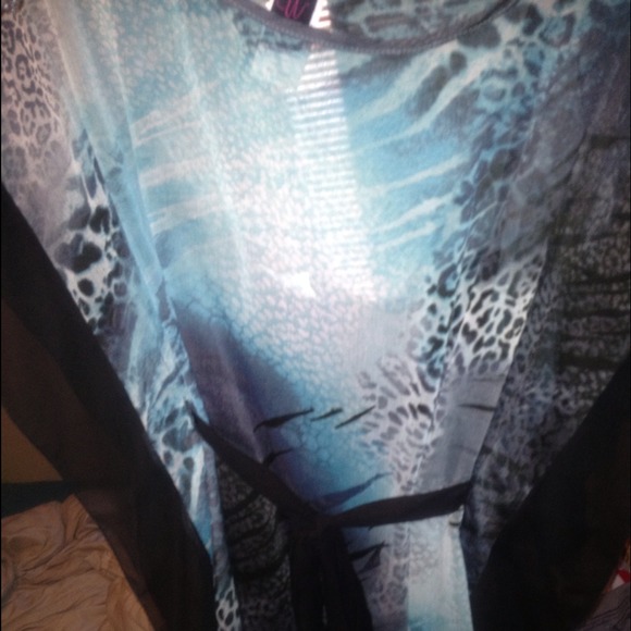 🔴Traded🔴 Sheer animal print top - Picture 2 of 4