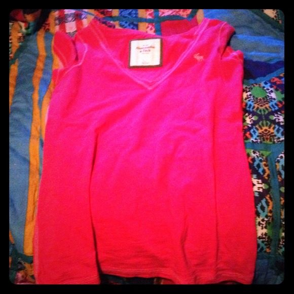 Large pink Abercrombie tee
