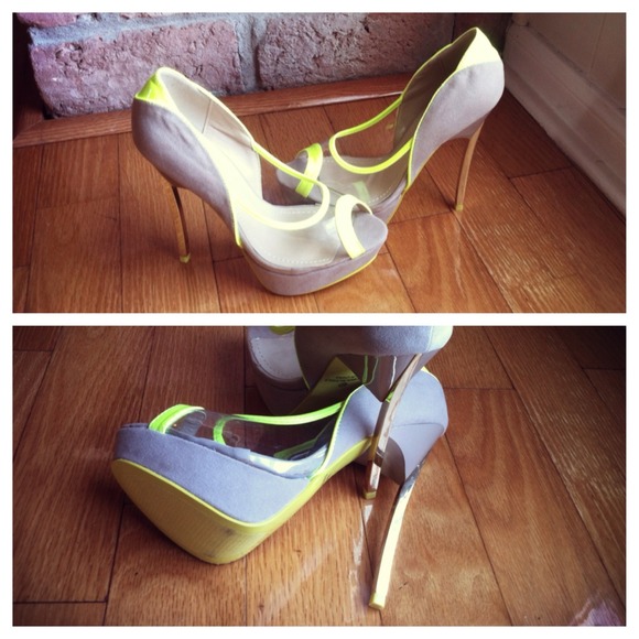 S O L D - Picture 4 of 4