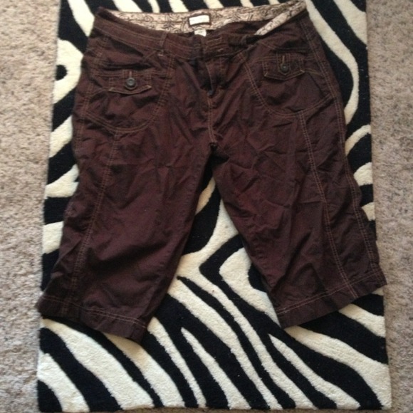 💄SOLD💄Maurice's  dark brown capri/shorts