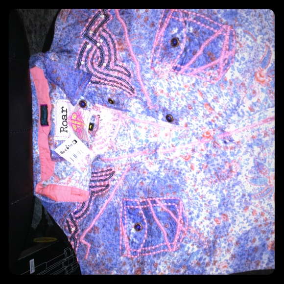 ROAR shirt from Buckle