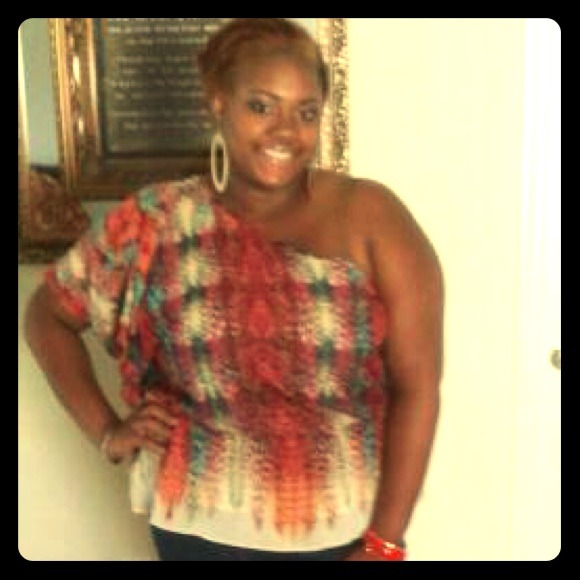 One shoulder top