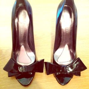 SOLDDDDD ❌❌❌🚫Black patent bow pumps size 8.5
