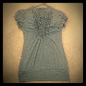 Very cute dark gray shirt